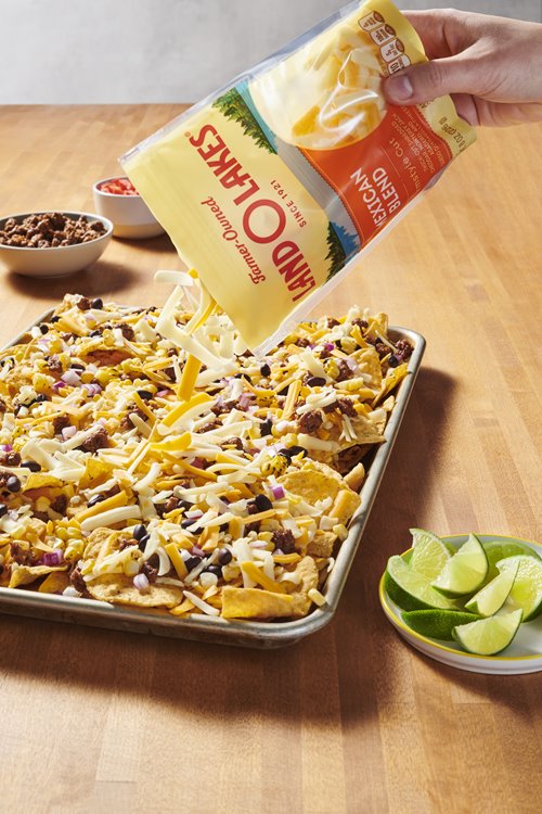 2023_DF_DairyCaseCheese_Sheet-Pan-Nachos-Process.jpg